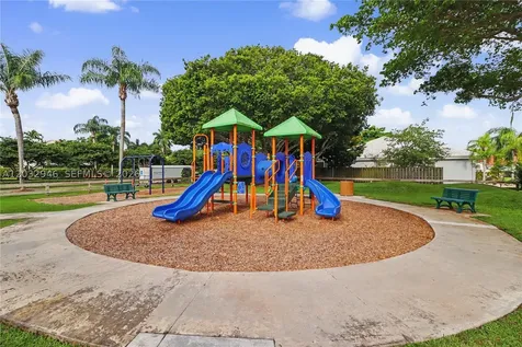 3090 SE 7th Place Homestead FL 33033