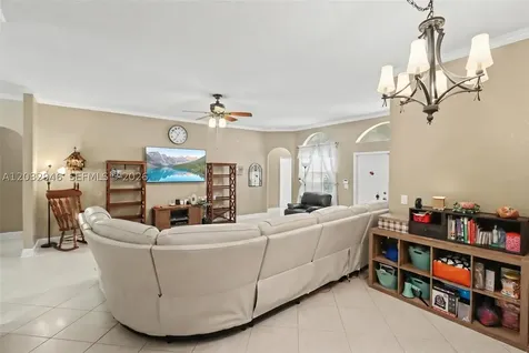 3090 SE 7th Place Homestead FL 33033