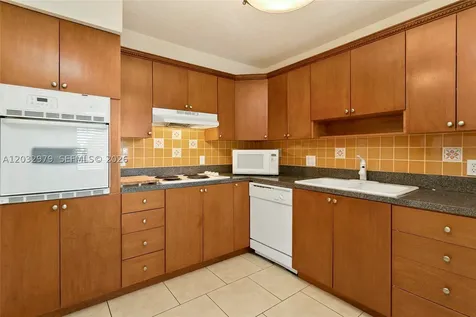 300 Racquet Club Road Weston FL 33326