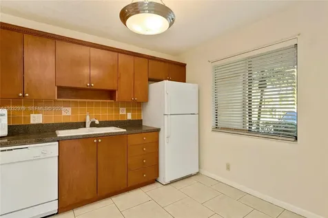 300 Racquet Club Road Weston FL 33326