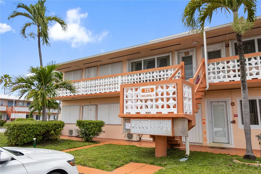 725 SW 11th Avenue Hallandale Beach FL 33009