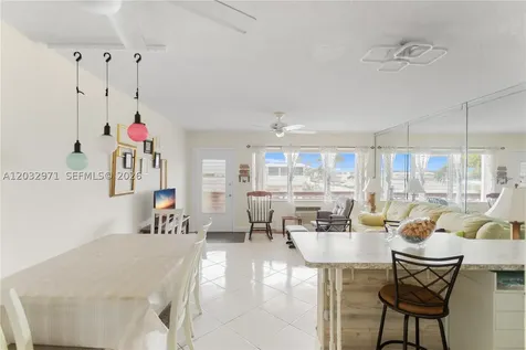 725 SW 11th Avenue Hallandale Beach FL 33009