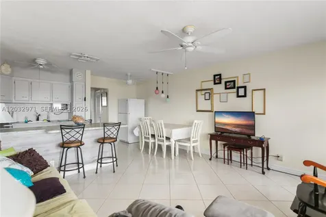 725 SW 11th Avenue Hallandale Beach FL 33009