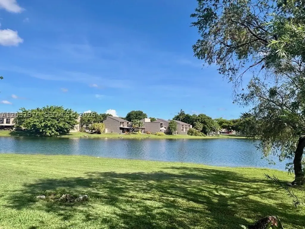 9359 N Fontainebleau Boulevard Miami FL 33172