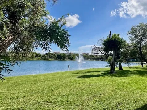 9359 N Fontainebleau Boulevard Miami FL 33172