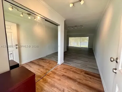 9359 N Fontainebleau Boulevard Miami FL 33172