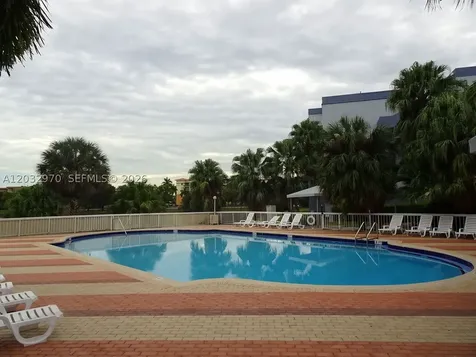 9359 N Fontainebleau Boulevard Miami FL 33172