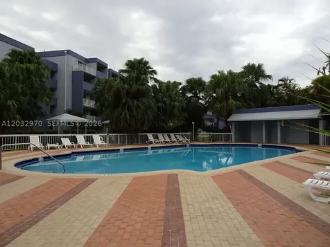 9359 N Fontainebleau Boulevard Miami FL 33172