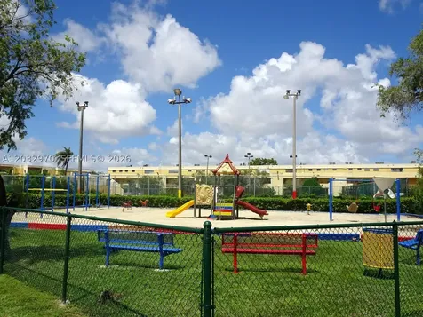 9359 N Fontainebleau Boulevard Miami FL 33172