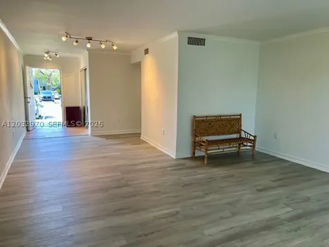 9359 N Fontainebleau Boulevard Miami FL 33172