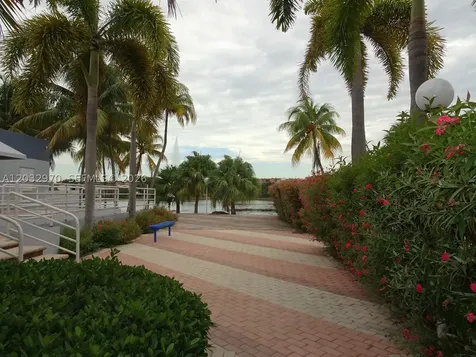 9359 N Fontainebleau Boulevard Miami FL 33172