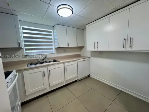 9359 N Fontainebleau Boulevard Miami FL 33172