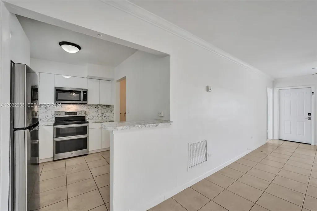 1140 N 74th Way Hollywood FL 33024