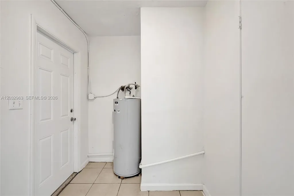 1140 N 74th Way Hollywood FL 33024