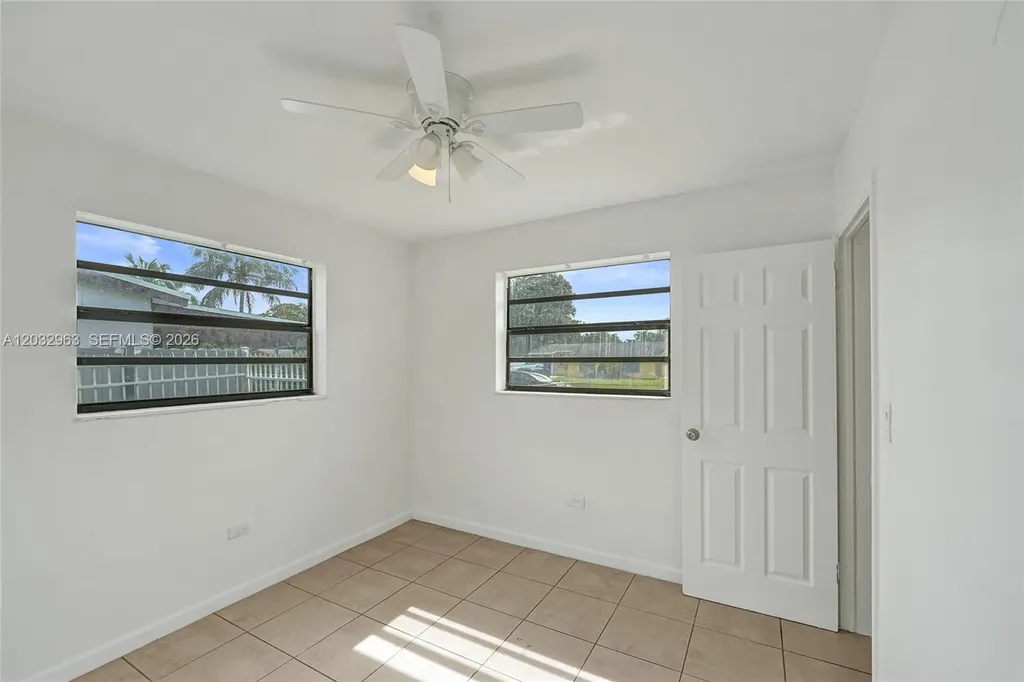 1140 N 74th Way Hollywood FL 33024