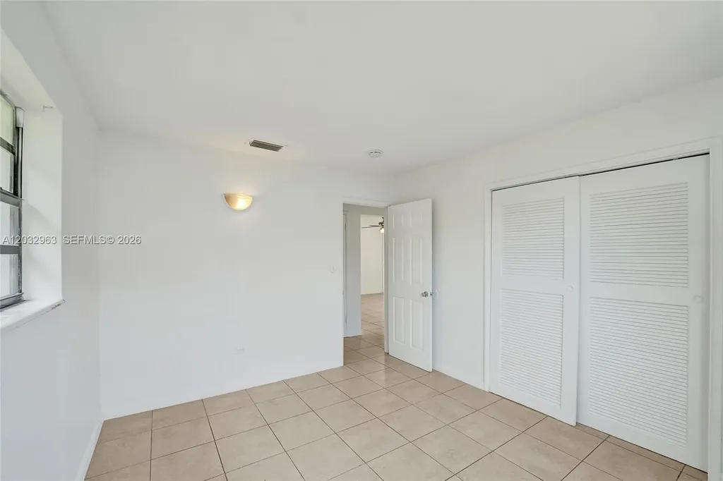 1140 N 74th Way Hollywood FL 33024