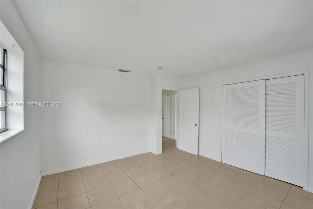 1140 N 74th Way Hollywood FL 33024