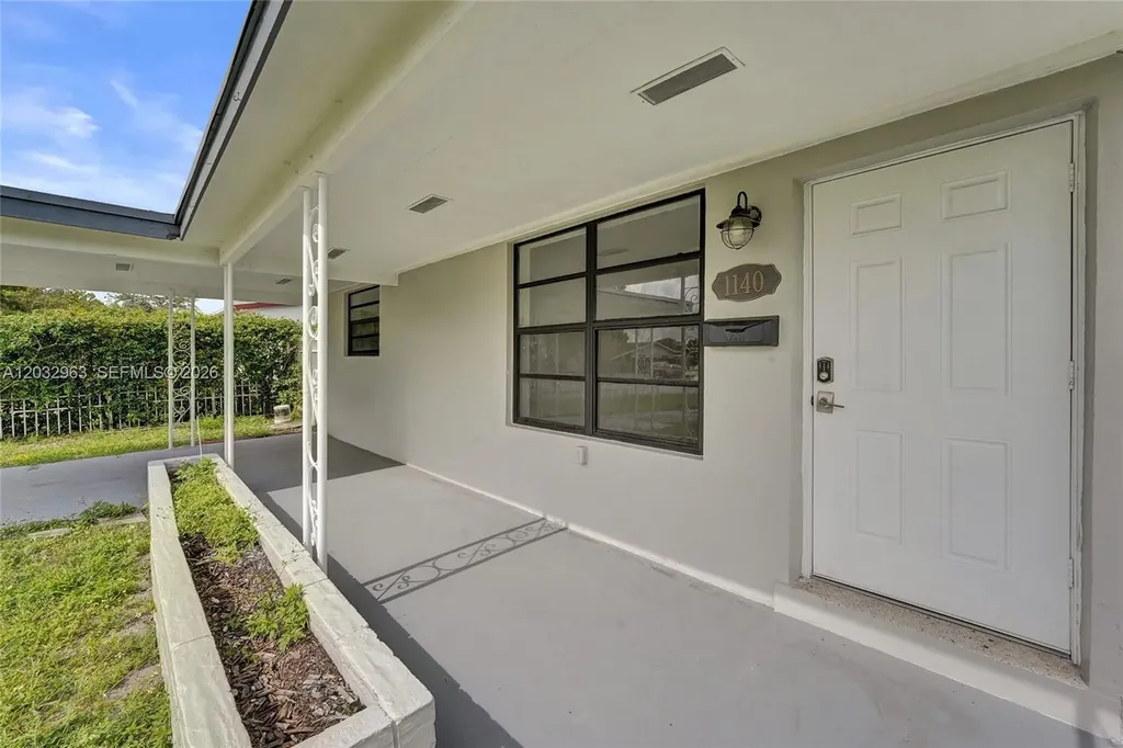 1140 N 74th Way Hollywood FL 33024