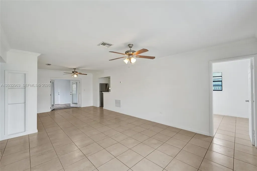 1140 N 74th Way Hollywood FL 33024
