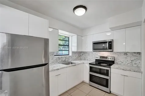 1140 N 74th Way Hollywood FL 33024