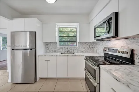 1140 N 74th Way Hollywood FL 33024