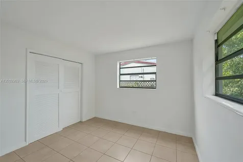 1140 N 74th Way Hollywood FL 33024