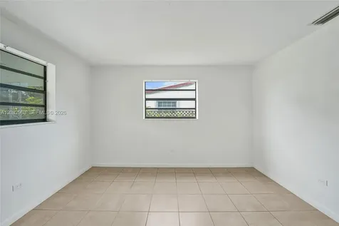 1140 N 74th Way Hollywood FL 33024