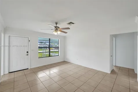 1140 N 74th Way Hollywood FL 33024