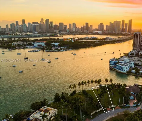 1228 S Venetian Way Miami FL 33139