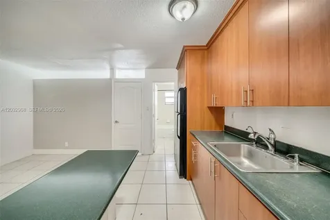 4081 N Dixie Highway Oakland Park FL 33334