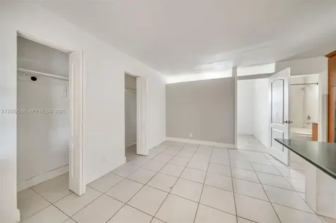 4081 N Dixie Highway Oakland Park FL 33334