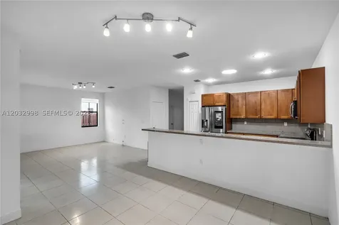 9925 NW 10th Street Miami FL 33172