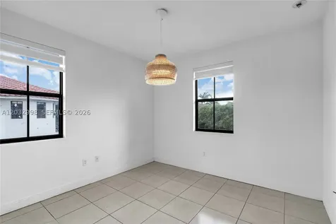9925 NW 10th Street Miami FL 33172