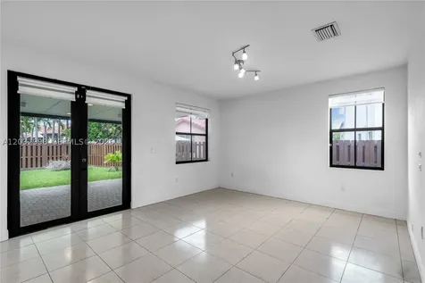 9925 NW 10th Street Miami FL 33172