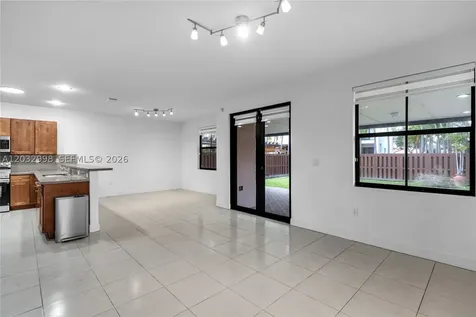 9925 NW 10th Street Miami FL 33172