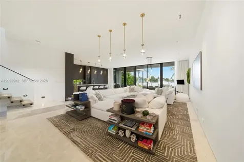 1050 Stillwater Drive Miami Beach FL 33141