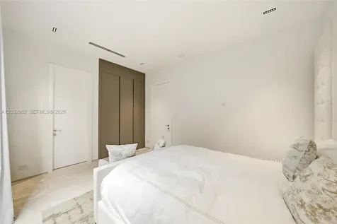 1050 Stillwater Drive Miami Beach FL 33141
