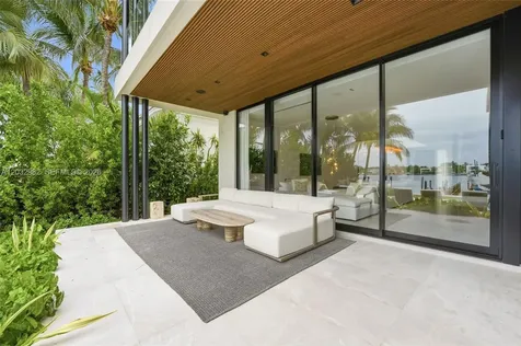 1050 Stillwater Drive Miami Beach FL 33141
