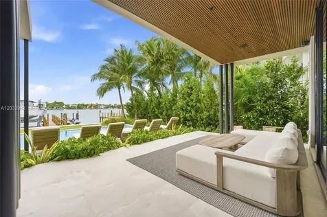 1050 Stillwater Drive Miami Beach FL 33141