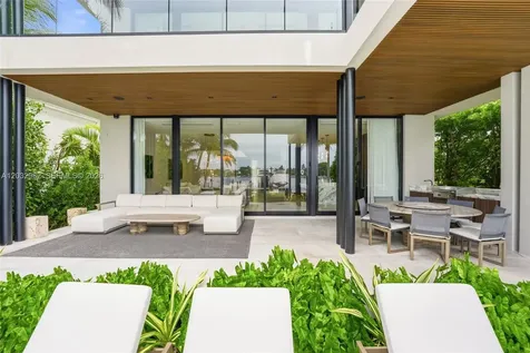 1050 Stillwater Drive Miami Beach FL 33141