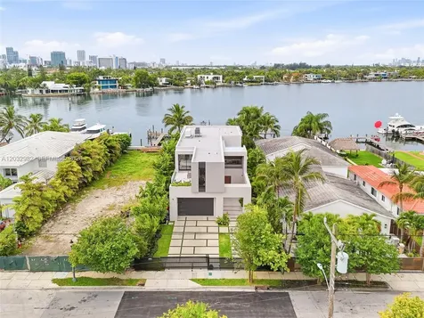 1050 Stillwater Drive Miami Beach FL 33141