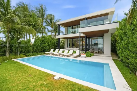 1050 Stillwater Drive Miami Beach FL 33141