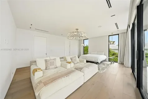 1050 Stillwater Drive Miami Beach FL 33141