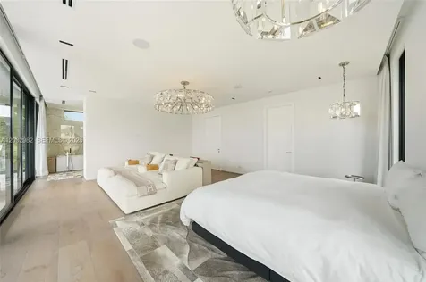 1050 Stillwater Drive Miami Beach FL 33141