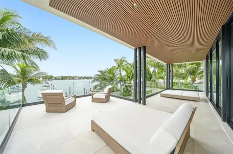 1050 Stillwater Drive Miami Beach FL 33141