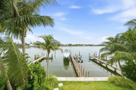 1050 Stillwater Drive Miami Beach FL 33141