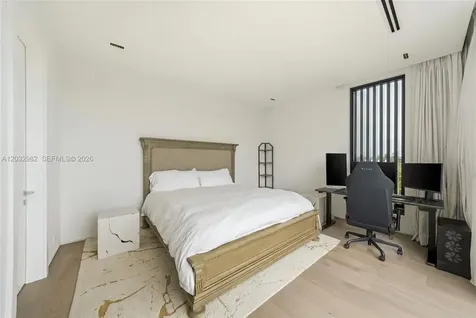 1050 Stillwater Drive Miami Beach FL 33141