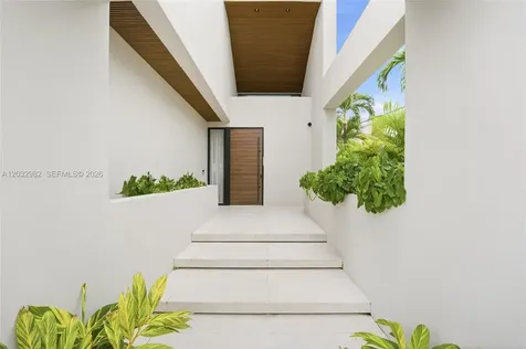 1050 Stillwater Drive Miami Beach FL 33141
