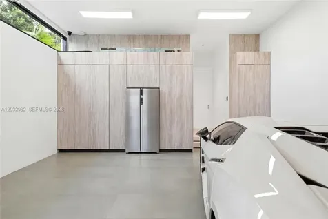 1050 Stillwater Drive Miami Beach FL 33141