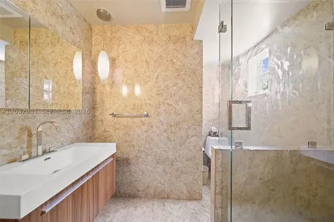 4416 Alton Road Miami Beach FL 33140